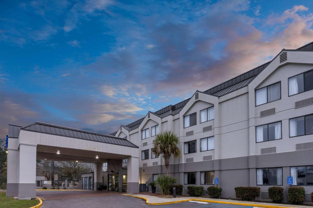 Baymont By Wyndham Saraland Hotel Exterior photo