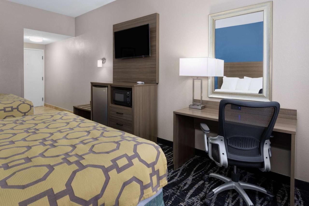Baymont By Wyndham Saraland Hotel Exterior photo