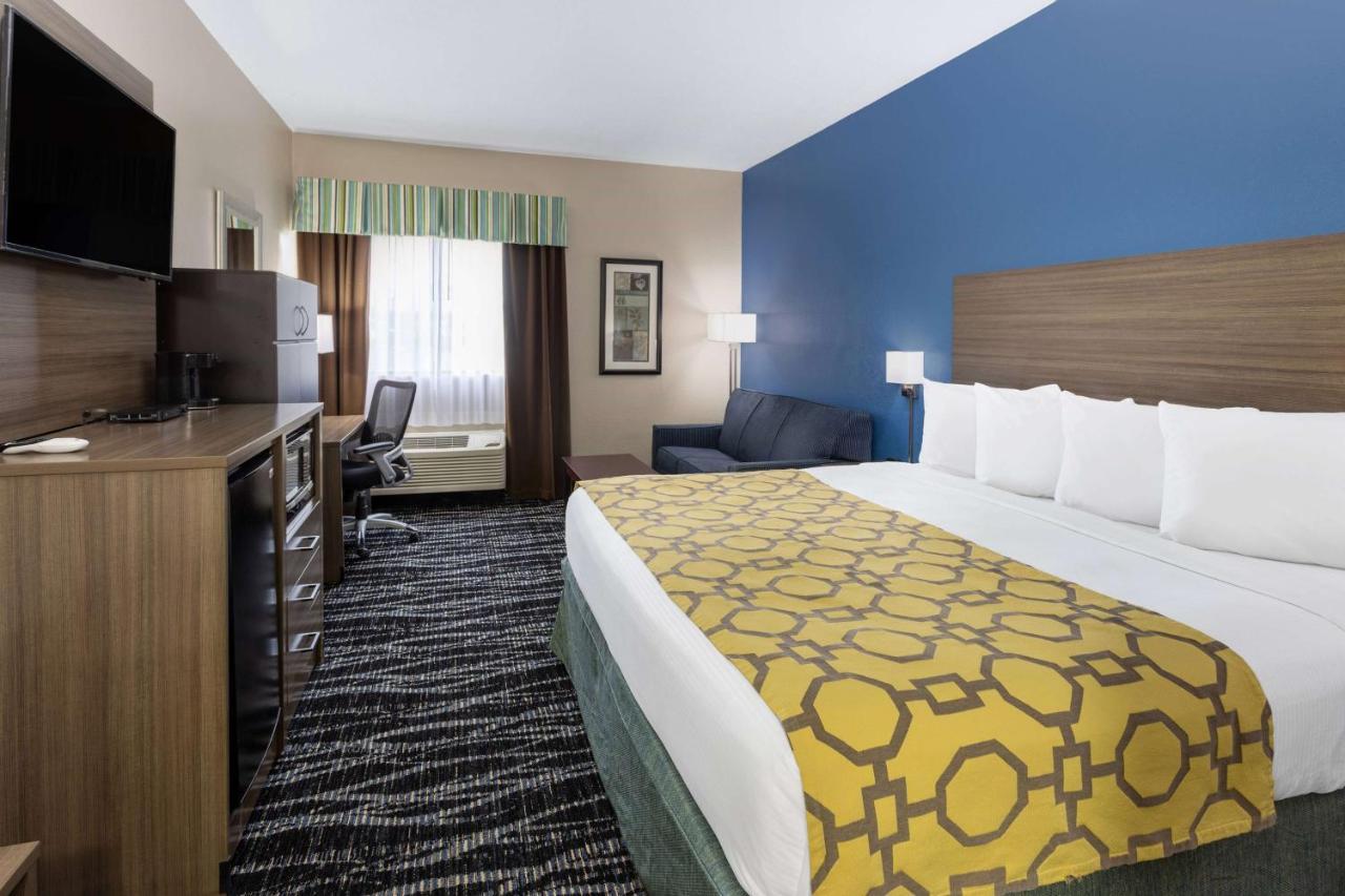 Baymont By Wyndham Saraland Hotel Exterior photo