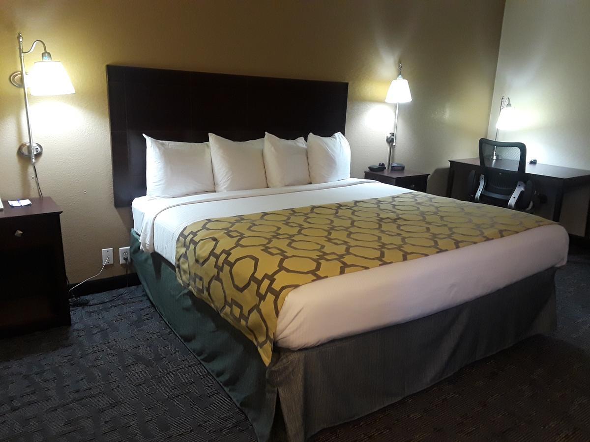 Baymont By Wyndham Saraland Hotel Exterior photo