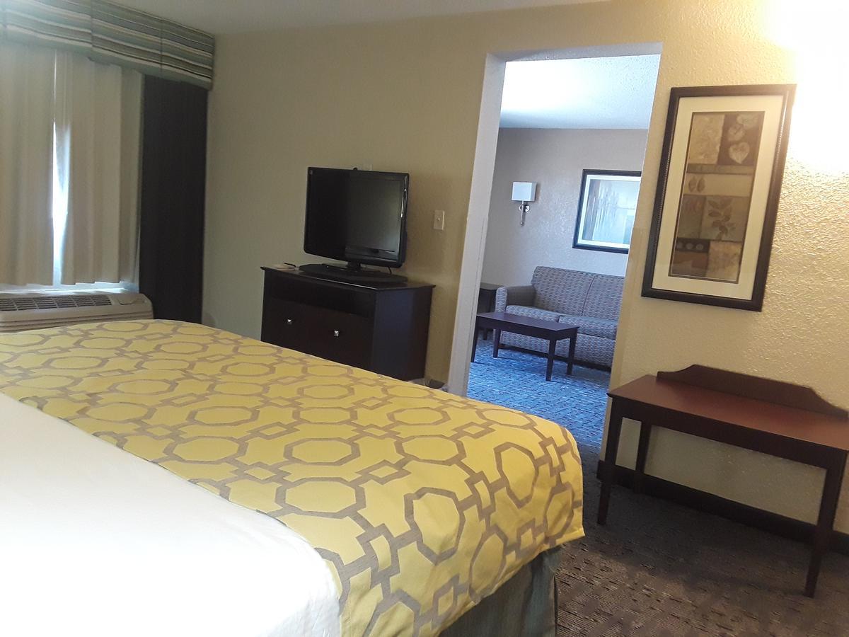 Baymont By Wyndham Saraland Hotel Exterior photo