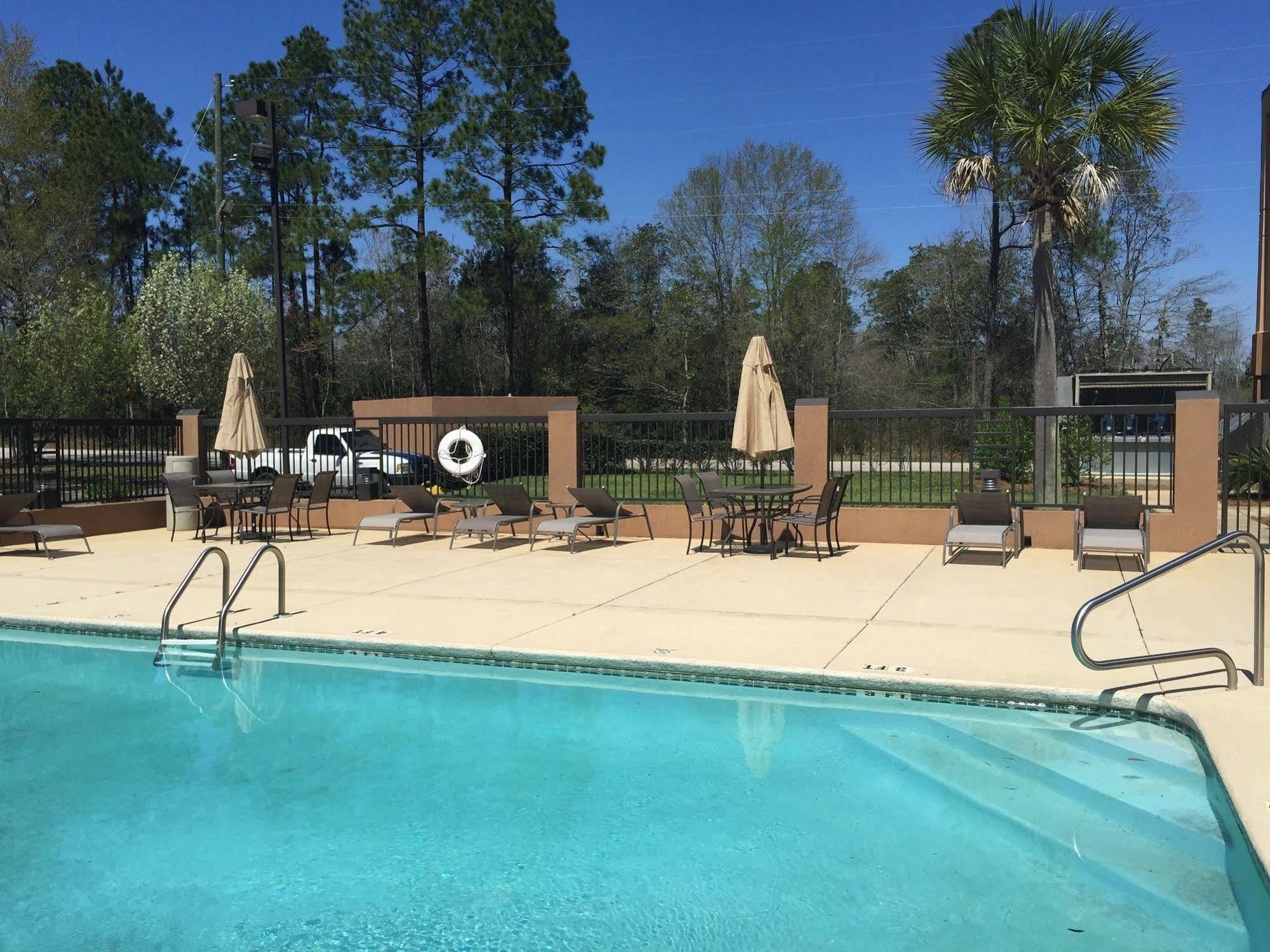 Baymont By Wyndham Saraland Hotel Exterior photo